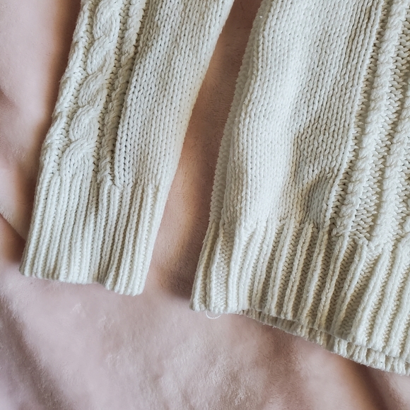 Old Navy cable knit sweater - Picture 3 of 4